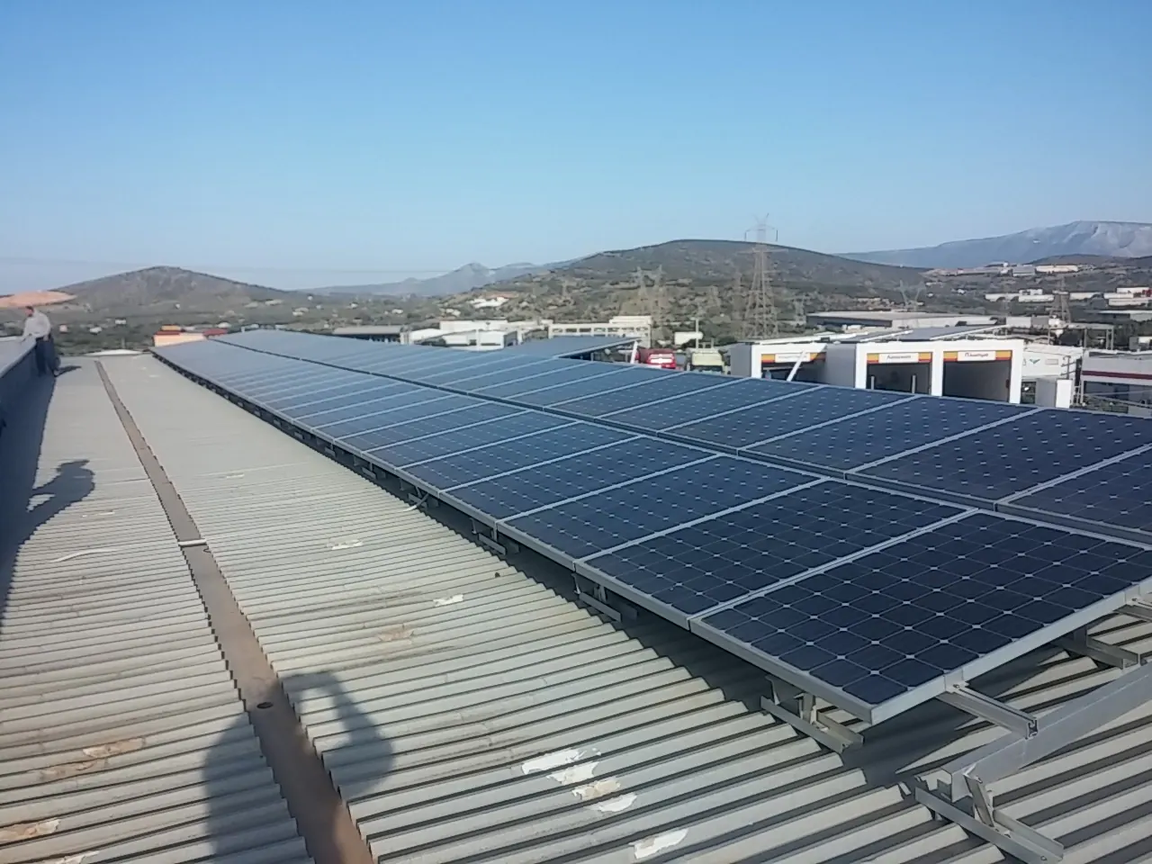 Βιομηχανική εφαρμογή φωτοβολταϊκού στα Καλύβια Θωρικού