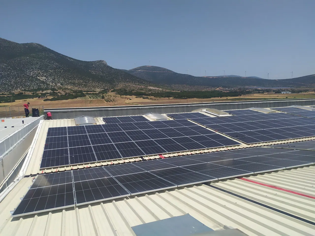 Βιομηχανική εφαρμογή φωτοβολταϊκού συστήματος στη Θήβα