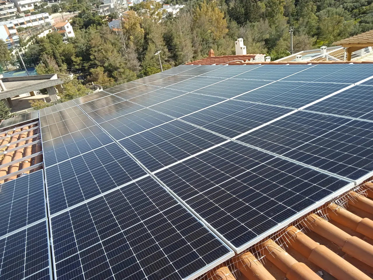 Οικιακή εφαρμογή φωτοβολταϊκού Βούλα 13 kWp